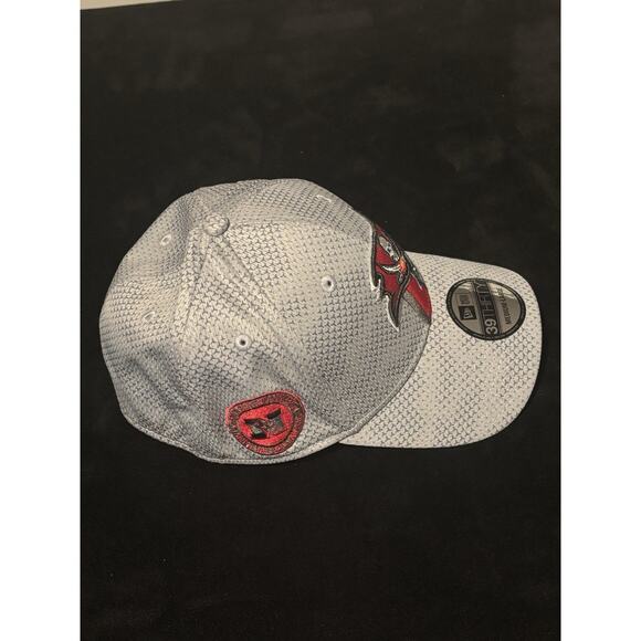 NFL New Era Tampa Bay Buccaneers 39THIRTY OSFM Flex Fitted Hat New With Tags - Picture 4 of 4